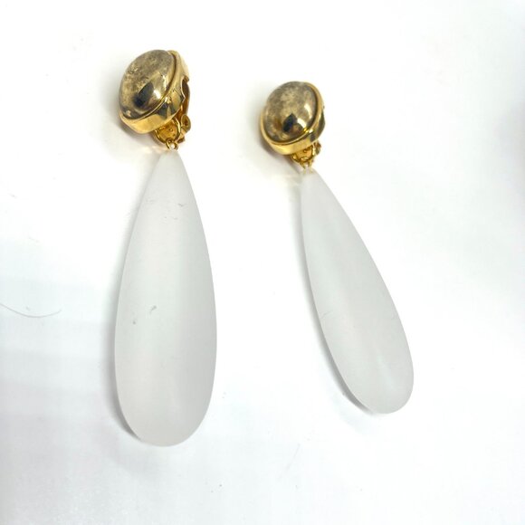 HANDMADE VINTAGE FROSTED TEARDROP CLIP ON EARRINGS ANTIQUED GOLD TONE LONG - Picture 4 of 12